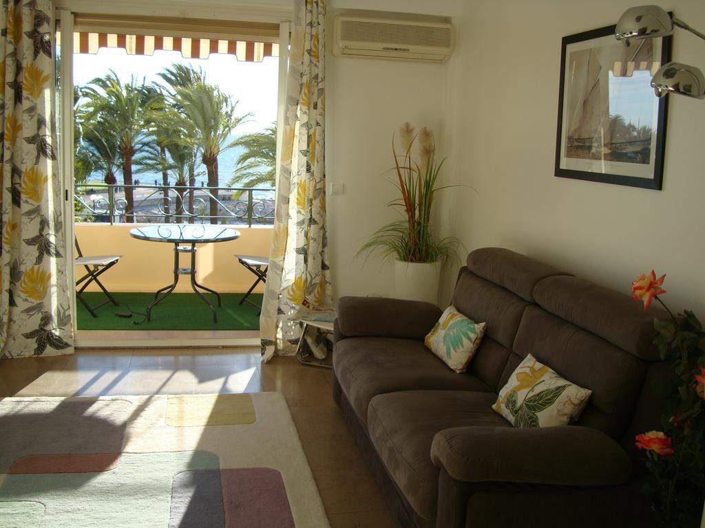 Apartment On The Croisette With Sea View Cannes Habitación foto